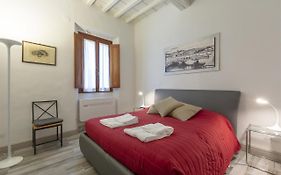 Ponte Vecchio'S Nest